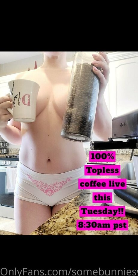 Somebunnieswife naked leaks OnlyFans pic