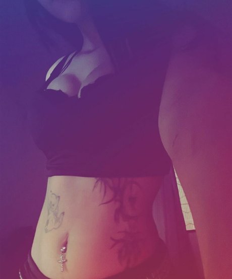 Foto di nudo di fuga di OnlyFans di Understab