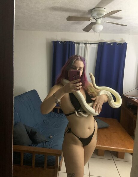 Foto desnuda filtrada de OnlyFans de Lilithsnake