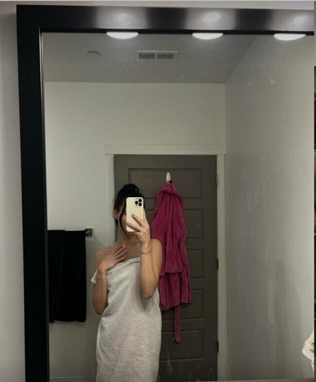 Naakte gelekte OnlyFans-foto van Kylienelson