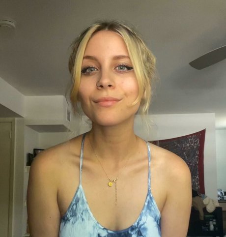 Обнаженная фотография утечки OnlyFans от Givemeclaireity