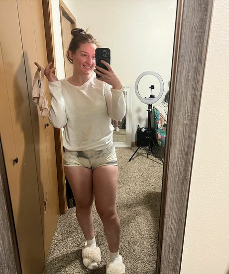 Naken lekkede OnlyFans-bilde av Adorablelilli