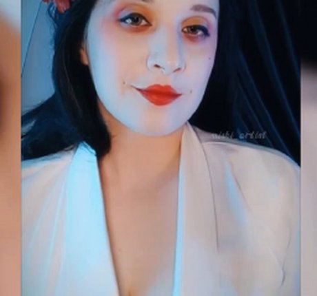 Foto di nudo di fuga di OnlyFans di Nishiartist