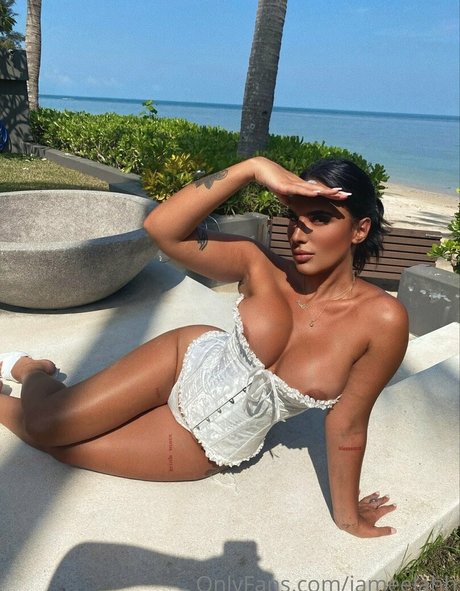 Обнаженная фотография утечки OnlyFans от Jameelahh