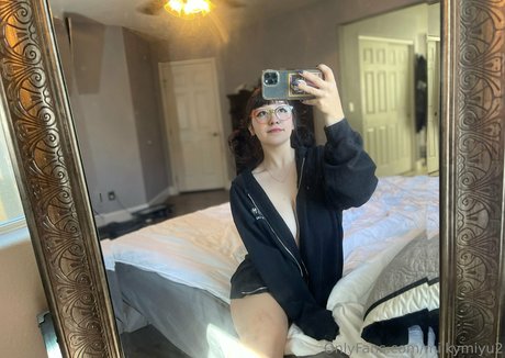 Naken lekkede OnlyFans-bilde av Milkymiyu2