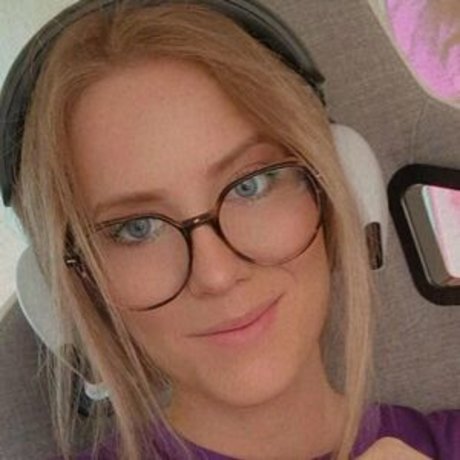 Naken lekkede OnlyFans-bilde av Naguura