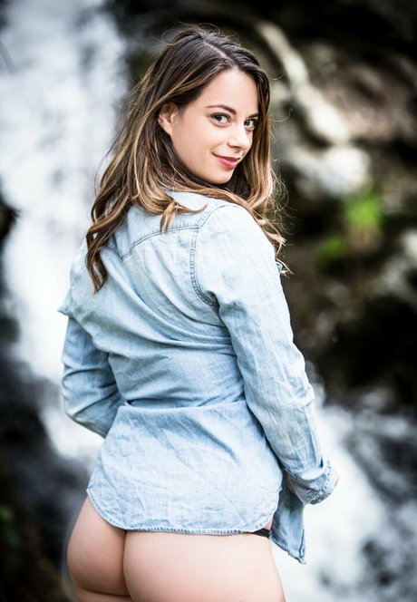 Nacktes geleaktes OnlyFans-Foto von Renee Frohnert