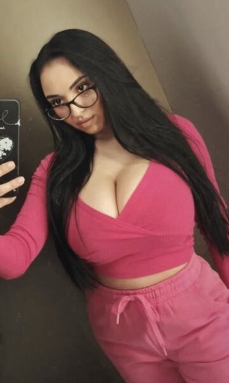 Naakte gelekte OnlyFans-foto van Ivana Milojevic