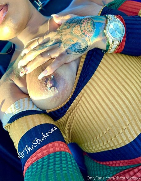 Alasti lekkinud OnlyFans-i pilt Officialstrok3x