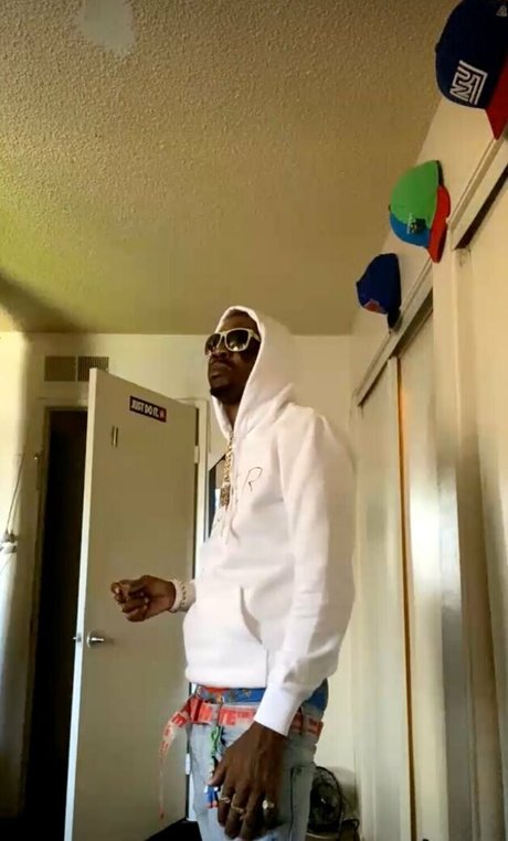 Foto di nudo di fuga di OnlyFans di Slimsclubhousepov