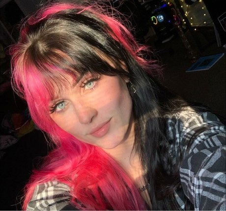 Обнаженная фотография утечки OnlyFans от Poutyfox