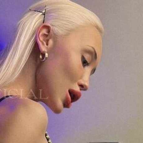 Naakte gelekte OnlyFans-foto van Maria Rudenok