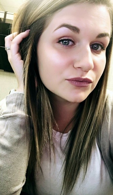 Naakte gelekte OnlyFans-foto van Taylor Hasty