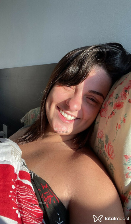 Senhoritaisasilva OnlyFans泄露裸照