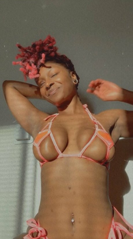 Nahá fotka uniklých OnlyFans od Mistress Matya