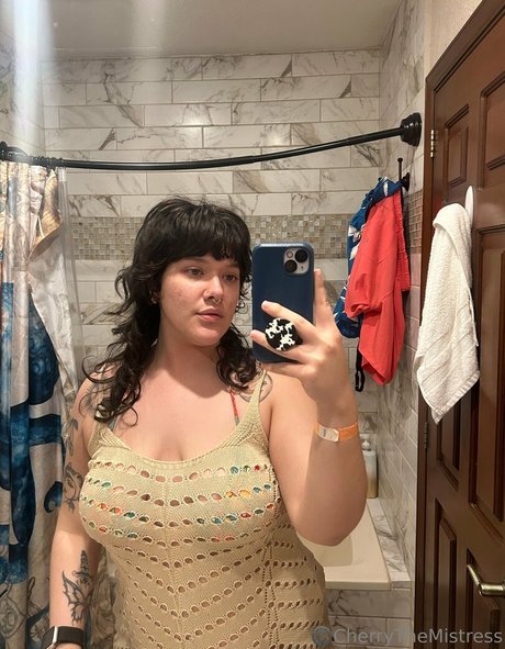 Foto di nudo di fuga di OnlyFans di Cherryishairy