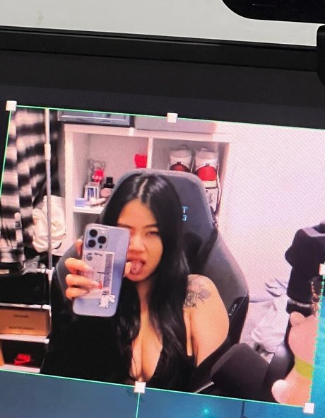 Alasti lekkinud OnlyFans-i pilt Missyboba