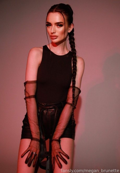 Naakte gelekte OnlyFans-foto van Meganbrunette