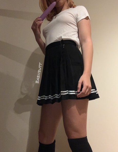 Alasti lekkinud OnlyFans-i pilt Babiibutt