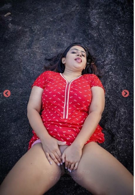 Nacktes geleaktes OnlyFans-Foto von Nila Nambiar