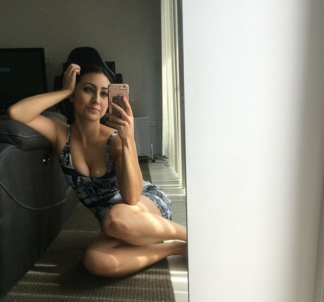 Naakte gelekte OnlyFans-foto van Chevornkenobi