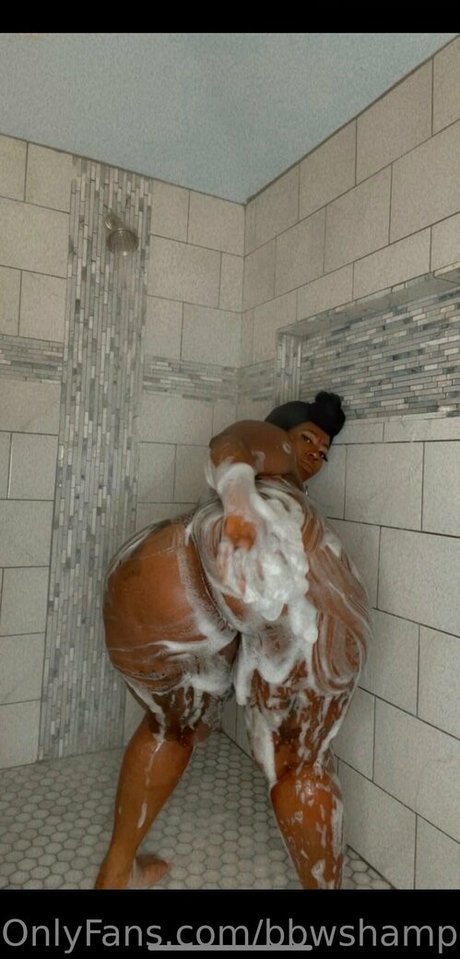 Naakte gelekte OnlyFans-foto van Bbwshampaine