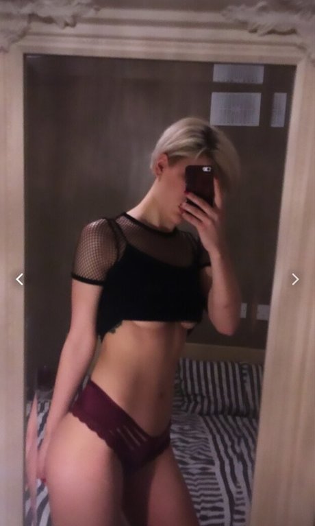 Naakte gelekte OnlyFans-foto van Bhadxbambii