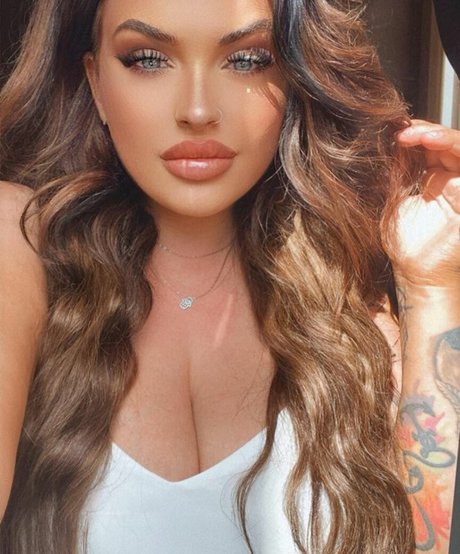 Nahá fotka uniklých OnlyFans od Aimee Nowell