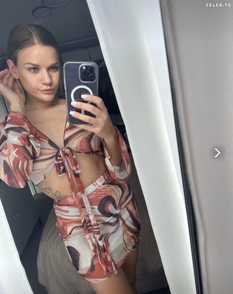 Naakte gelekte OnlyFans-foto van Kathrinmay