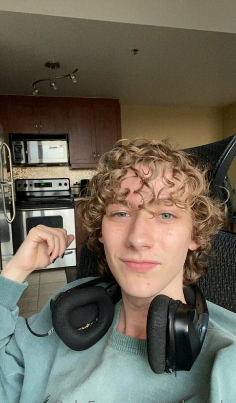 Foto di nudo di fuga di OnlyFans di Babycale