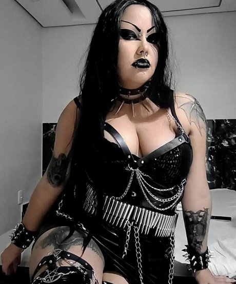 Alasti lekkinud OnlyFans-i pilt Vicky Draconya