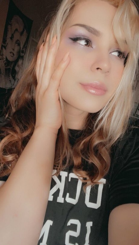 Naakte gelekte OnlyFans-foto van Ayava59