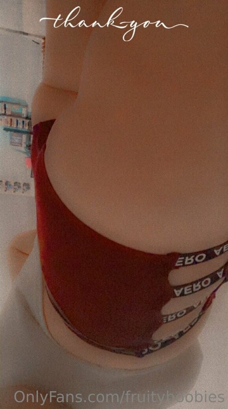 Alasti lekkinud OnlyFans-i pilt Fruityboobies