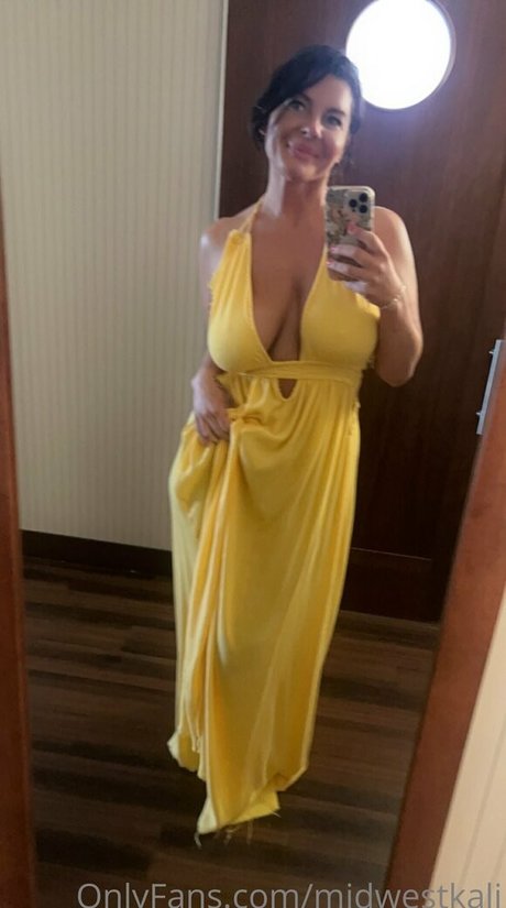 Обнаженная фотография утечки OnlyFans от Midwestkali