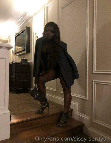 Обнаженная фотография утечки OnlyFans от Sissyserayah