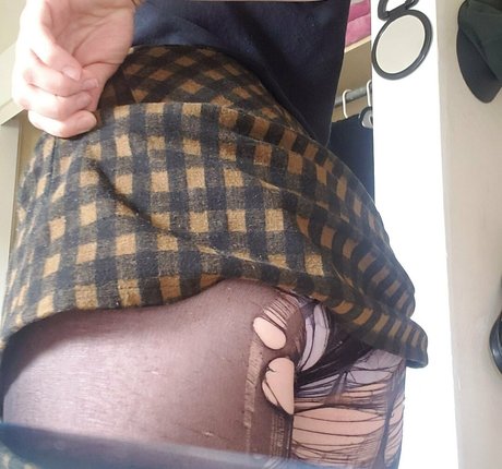 Alasti lekkinud OnlyFans-i pilt Silksaliva