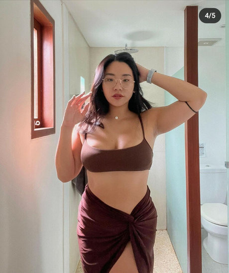 Foto desnuda filtrada de OnlyFans de Mathilda Huang