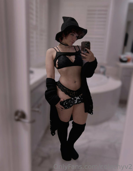 Naken läckt OnlyFans-bild av Colechyv2