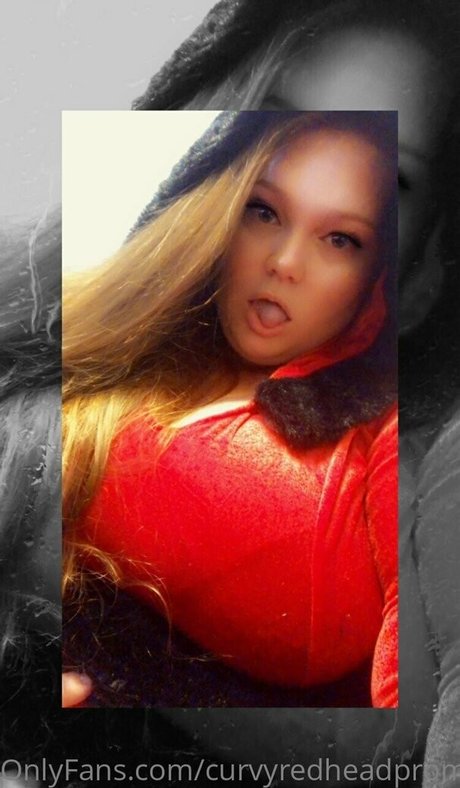 Naken lekkede OnlyFans-bilde av Curvyredheadpromo