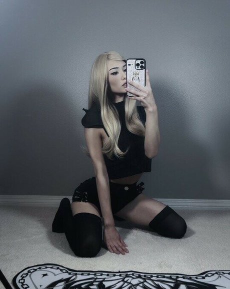 Naken lekkede OnlyFans-bilde av Harmonyeva