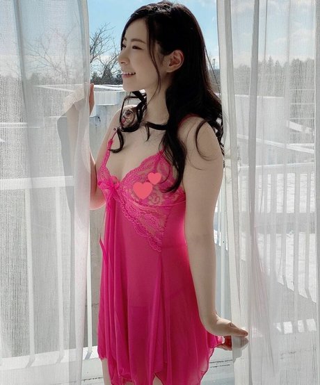 Naken läckt OnlyFans-bild av Ena Satsuki