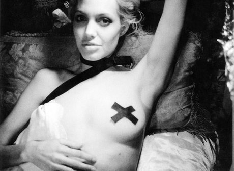 Обнаженная фотография утечки OnlyFans от Angelina Jolie