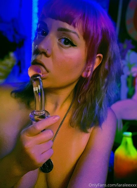 Nahá fotka uniklých OnlyFans od Laraleexxx