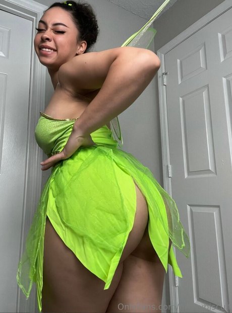 Foto di nudo di fuga di OnlyFans di Arielle Tara