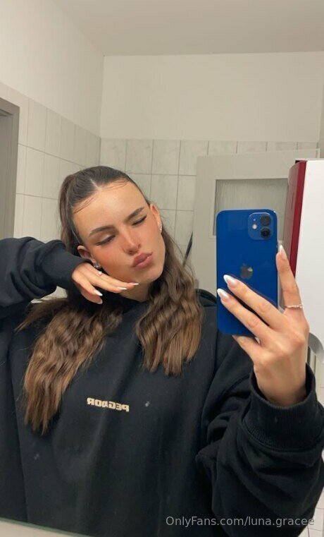 Lunagracee naked leaks OnlyFans pic
