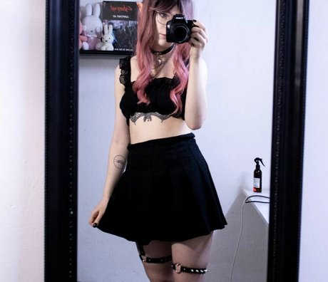 Nacktes geleaktes OnlyFans-Foto von Porcelain Ghoul