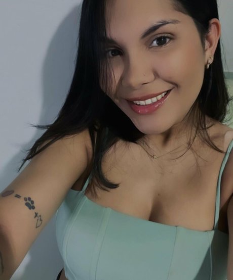 Naken lekkede OnlyFans-bilde av Heyjheni