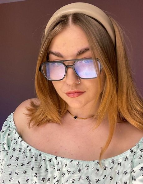 Naken lekkede OnlyFans-bilde av Felineriches