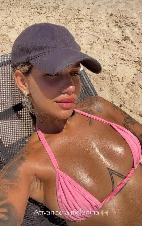 Foto di nudo di fuga di OnlyFans di Carol Santos