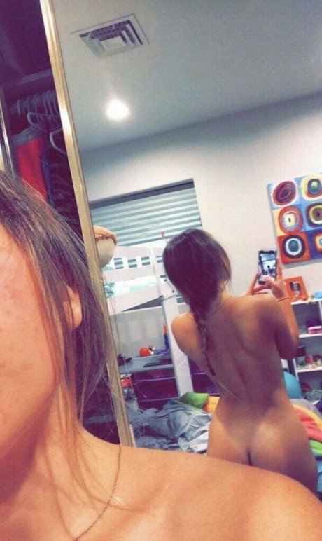 Nahá fotka uniklých OnlyFans od Bigbootibella